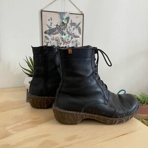 El Naturalista Black Lace Up Boots
